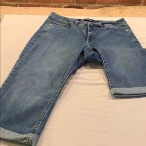 Gloria Vanderbilt  stretch Capri size 14